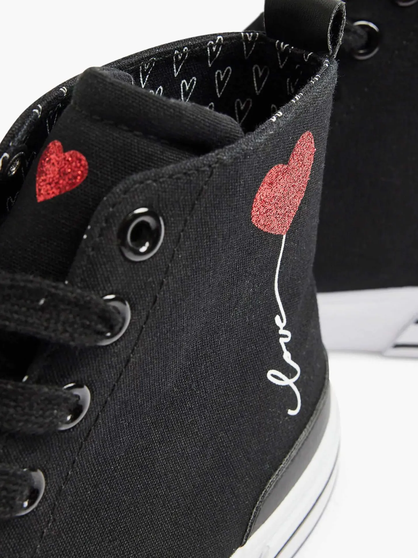 Discount Zwarte Hoge Canvas Sneaker Hartje Dames Sneakers